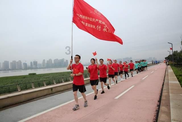 世界级交际花，用美貌在英国政坛掀起巨浪，晚年却沦为落魄大妈